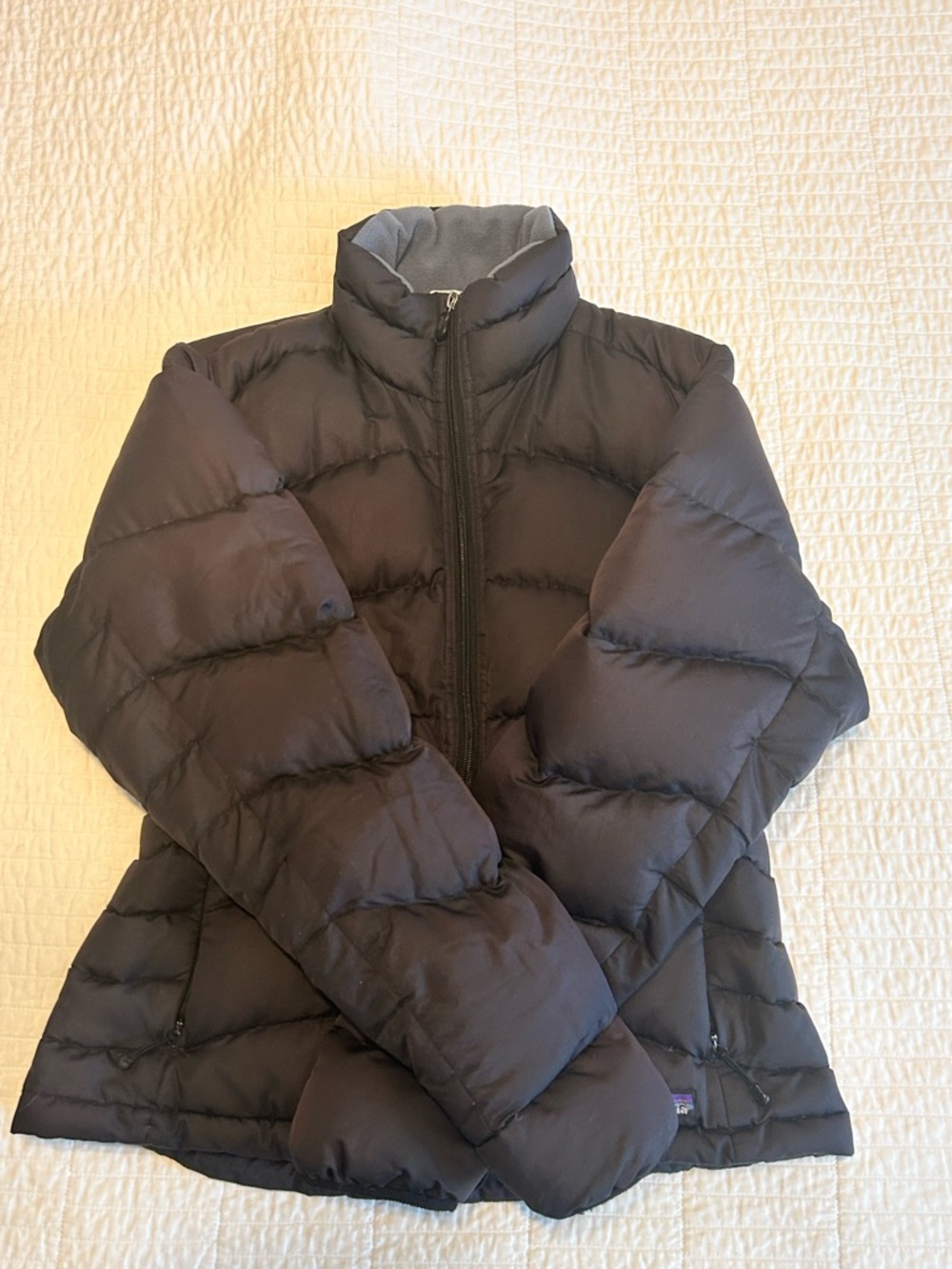 Patagonia Women’s Goose Down Winter Jacket (short)